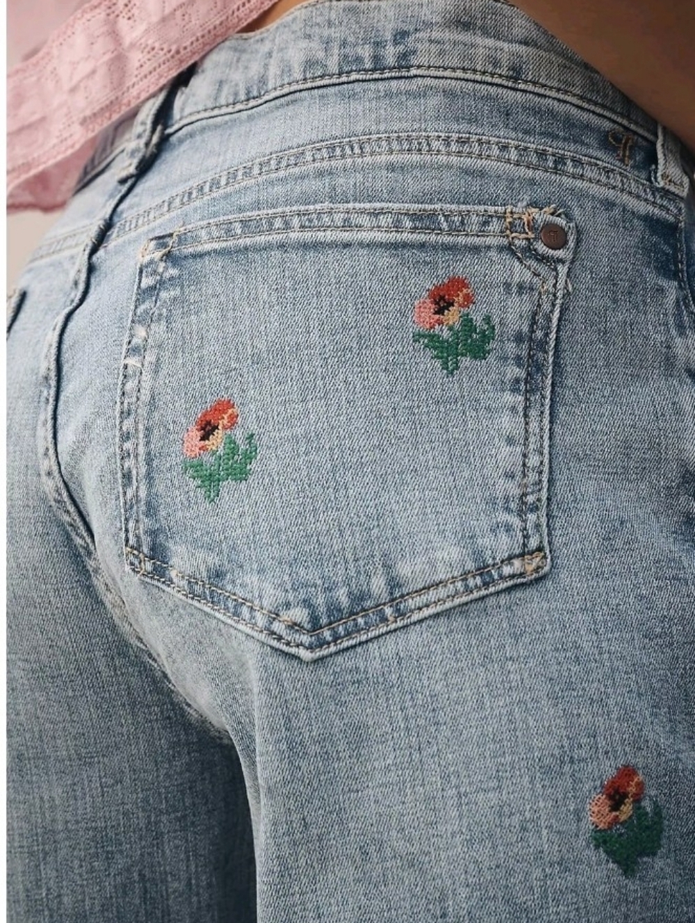 Pilcro By Anthropologie Embroidered Floral Baggy Slim Jeans *nwot , Size 27 - Picture 3 of 3